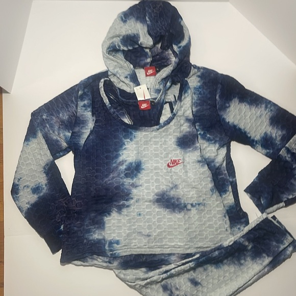 Nikes Matching sets for women - Picture 5 of 5